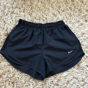 Nike Black Athletic Shorts Lightweight Moisture-Wicking
